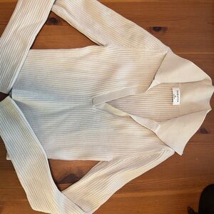 Babaton Women's Cream V-Neck Sweater